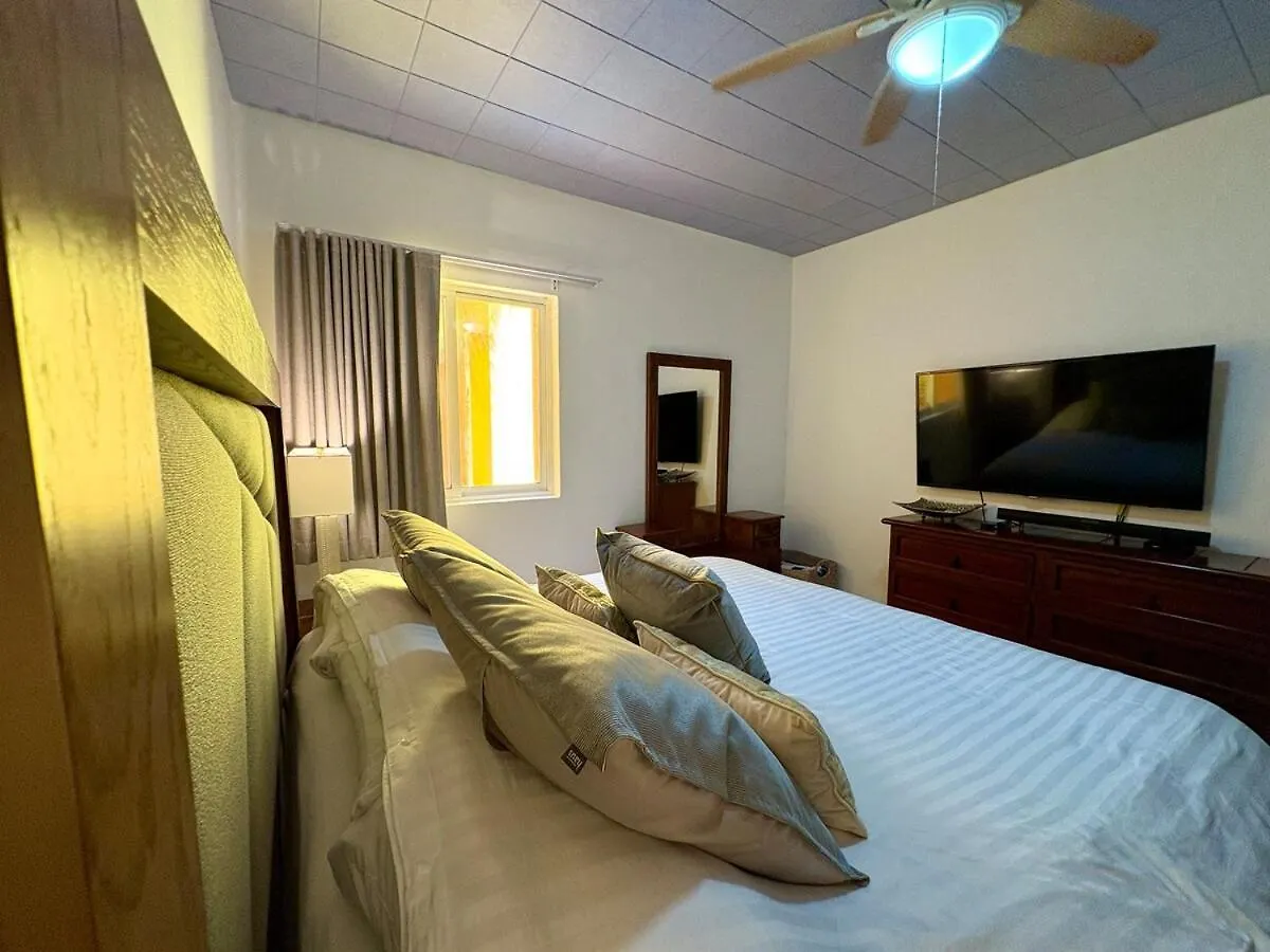 A Hideaway In Playacar - Private, Comfortable And Chic Playa del Carmen Apartment