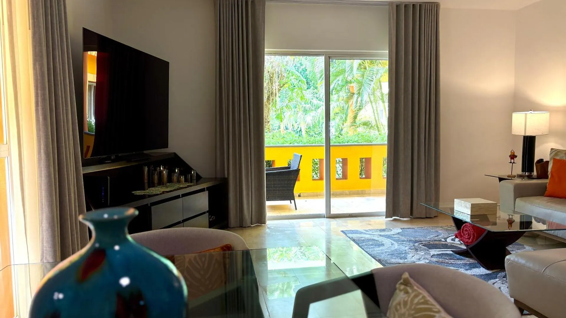 A Hideaway In Playacar - Private, Comfortable And Chic Плая-дель-Кармен Апартаменты